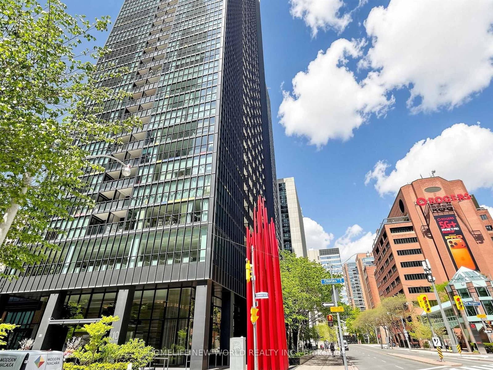 110 Charles Street E, Unit 1406 thumbnail 3