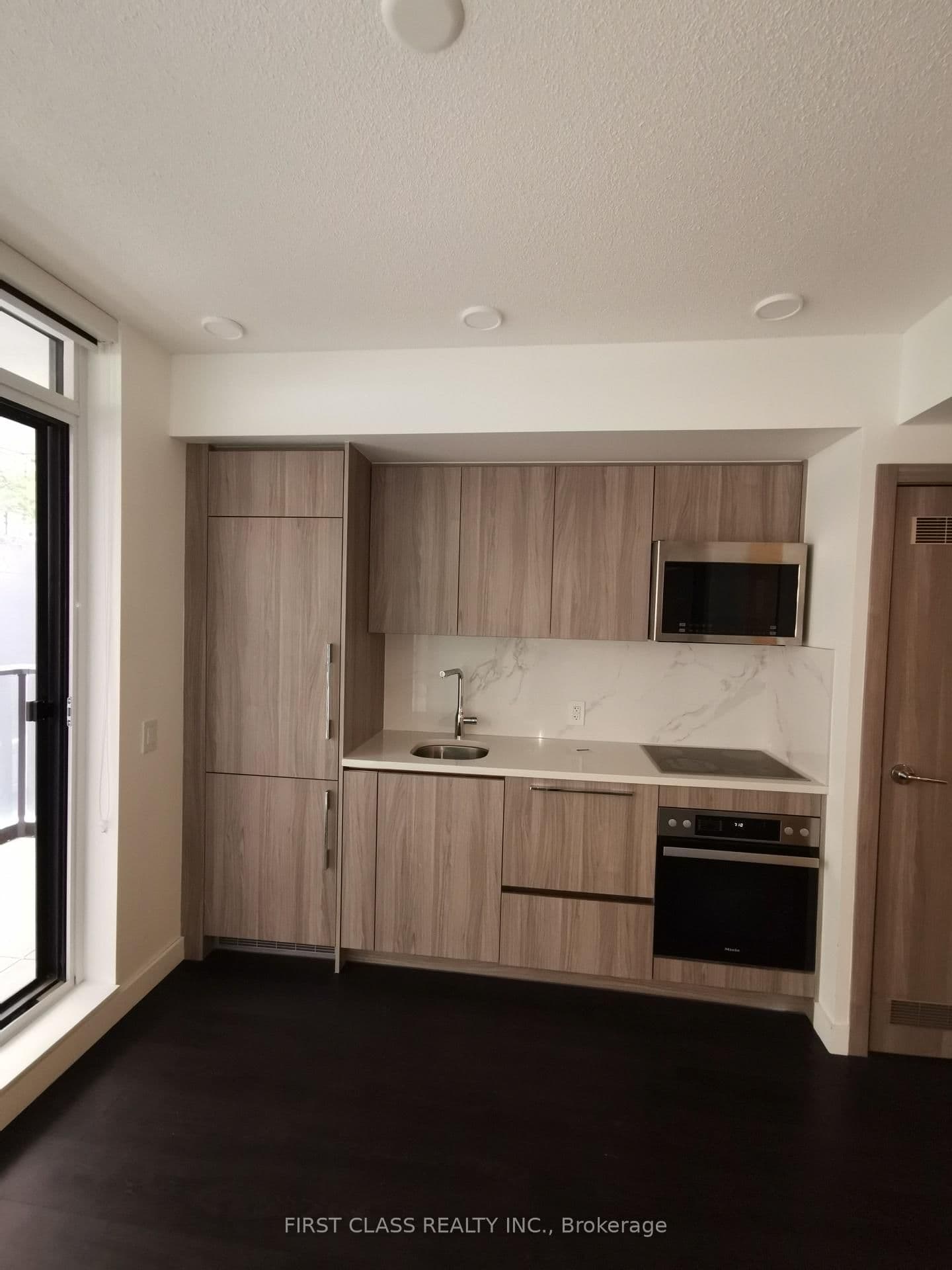 38 Widmer Street, Unit 710 thumbnail 8
