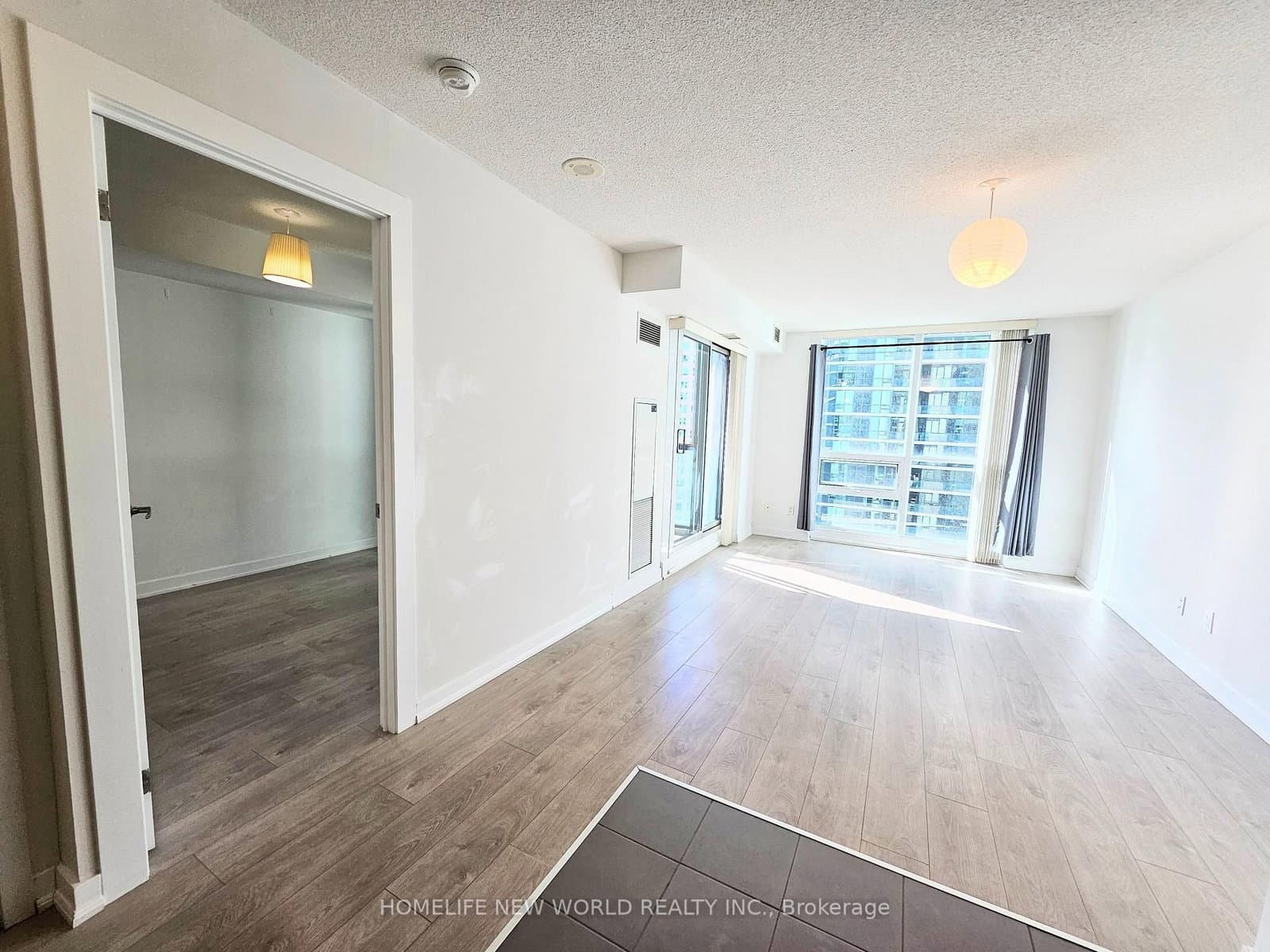 12 Yonge Street, Unit 1709 thumbnail 3