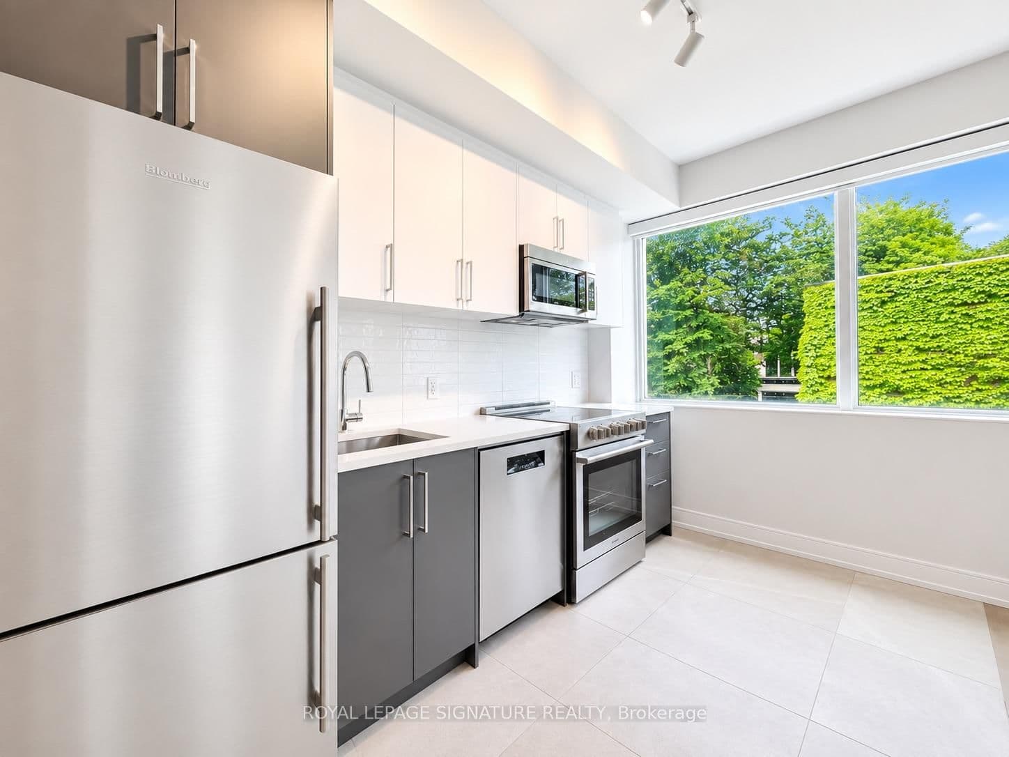 664 Spadina Avenue, Unit 204 thumbnail 13