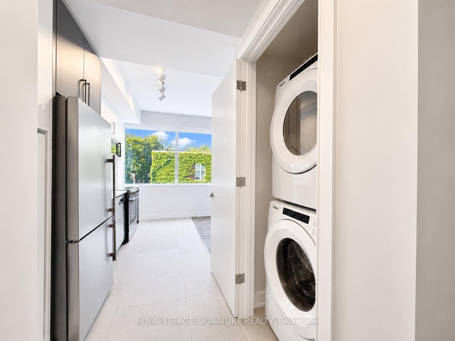 664 Spadina Avenue, Unit 204 thumbnail 4