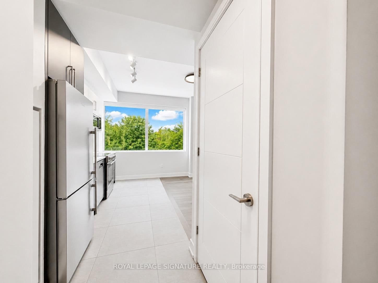 664 Spadina Avenue, Unit 204 thumbnail 7