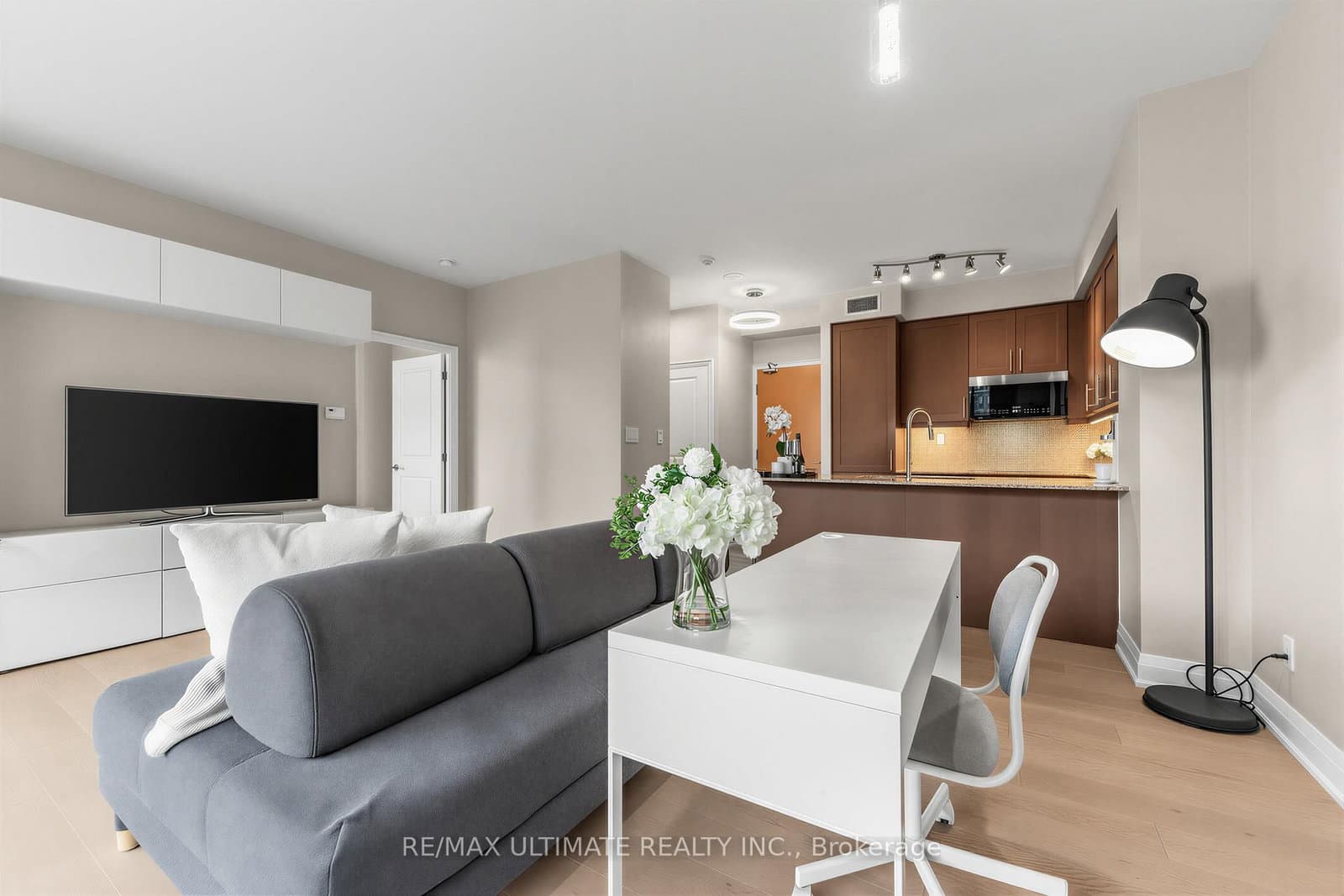 1 Bedford Road, Unit 603 thumbnail 2