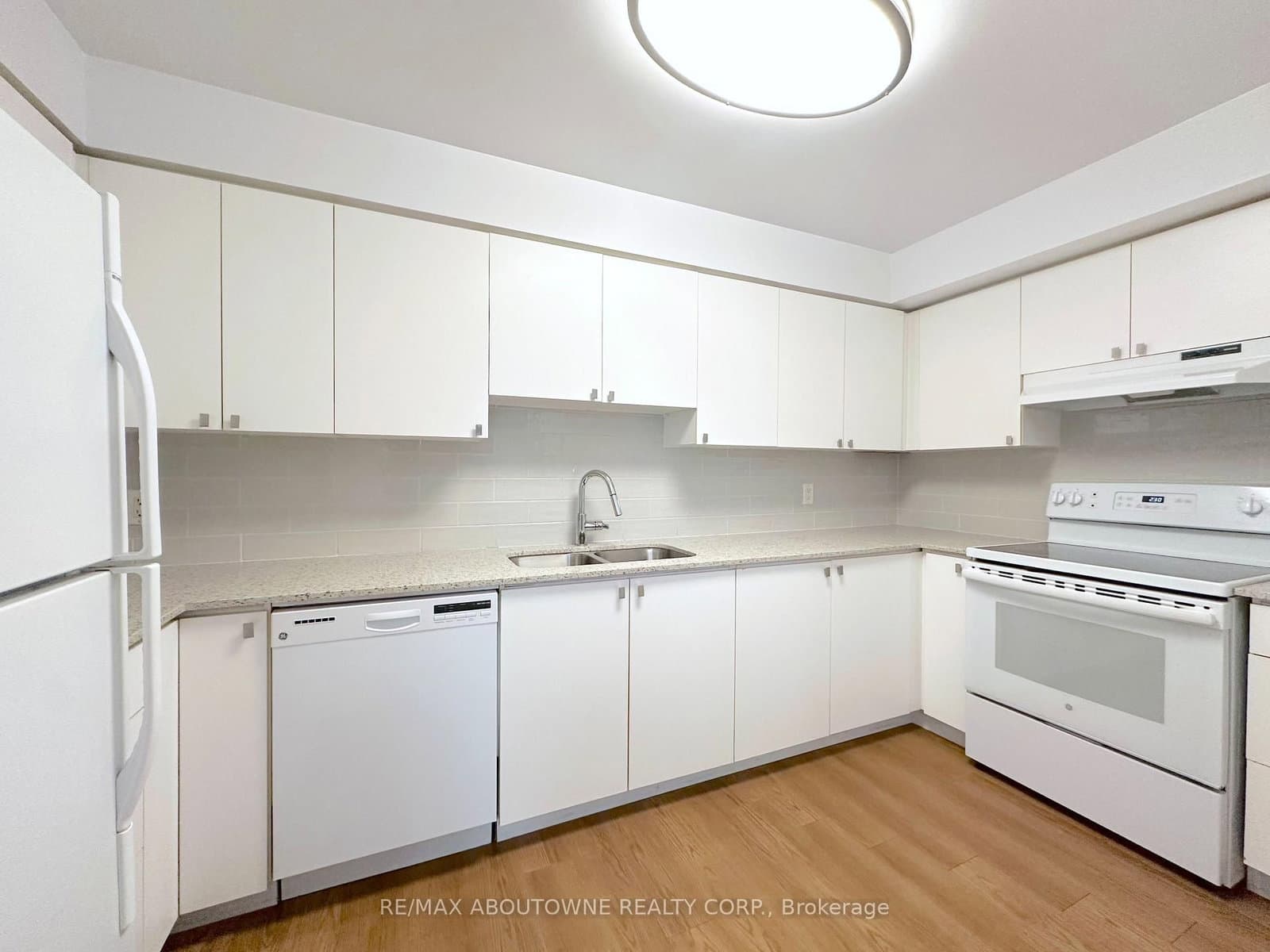 268 Merton Street, Unit 205 thumbnail 6