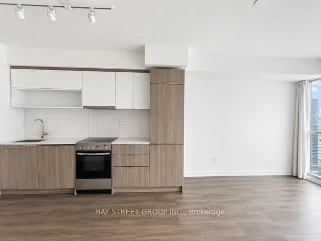 159 Wellesley Street E, Unit 2511 thumbnail 9