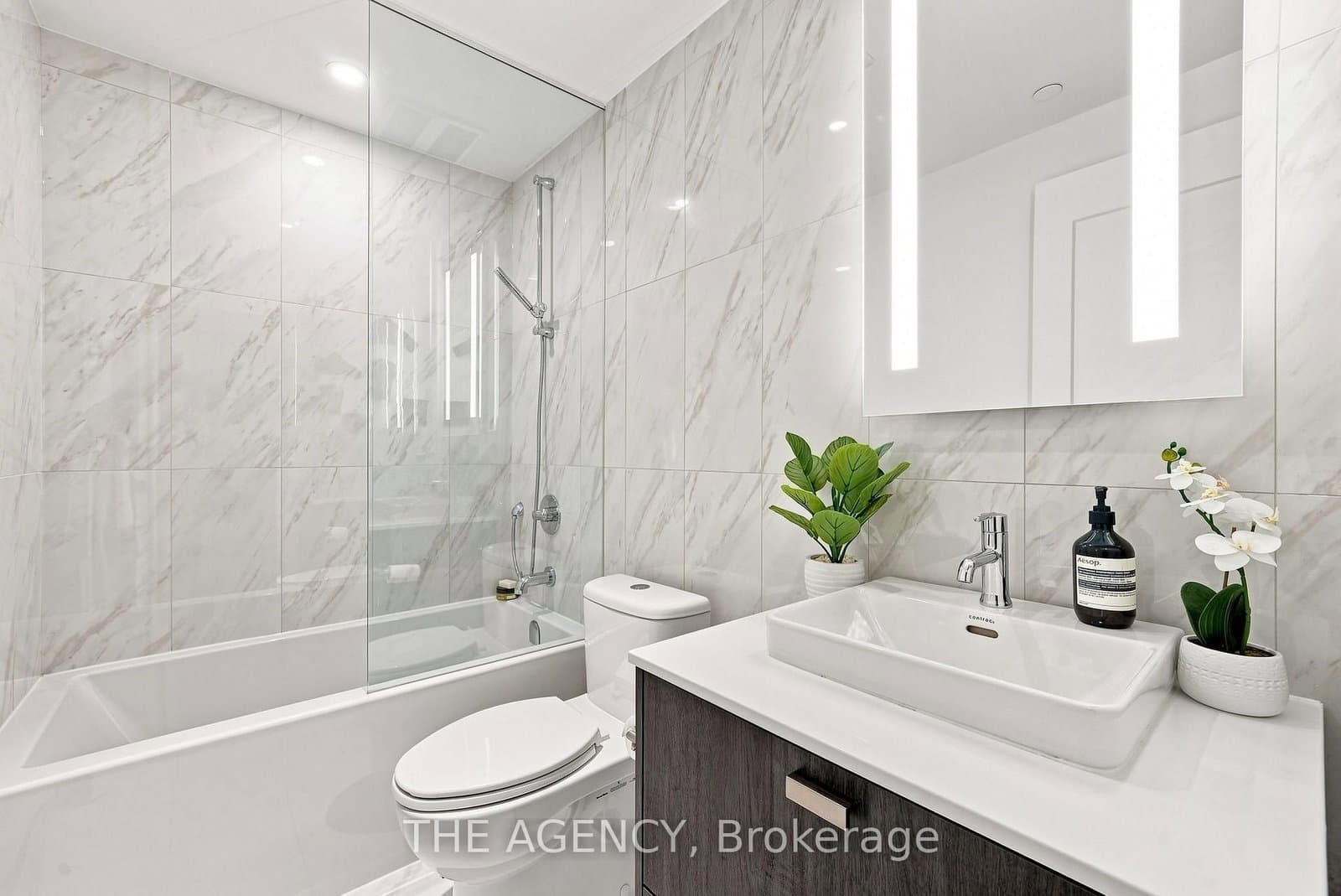 470 Front Street, Unit 907 thumbnail 18