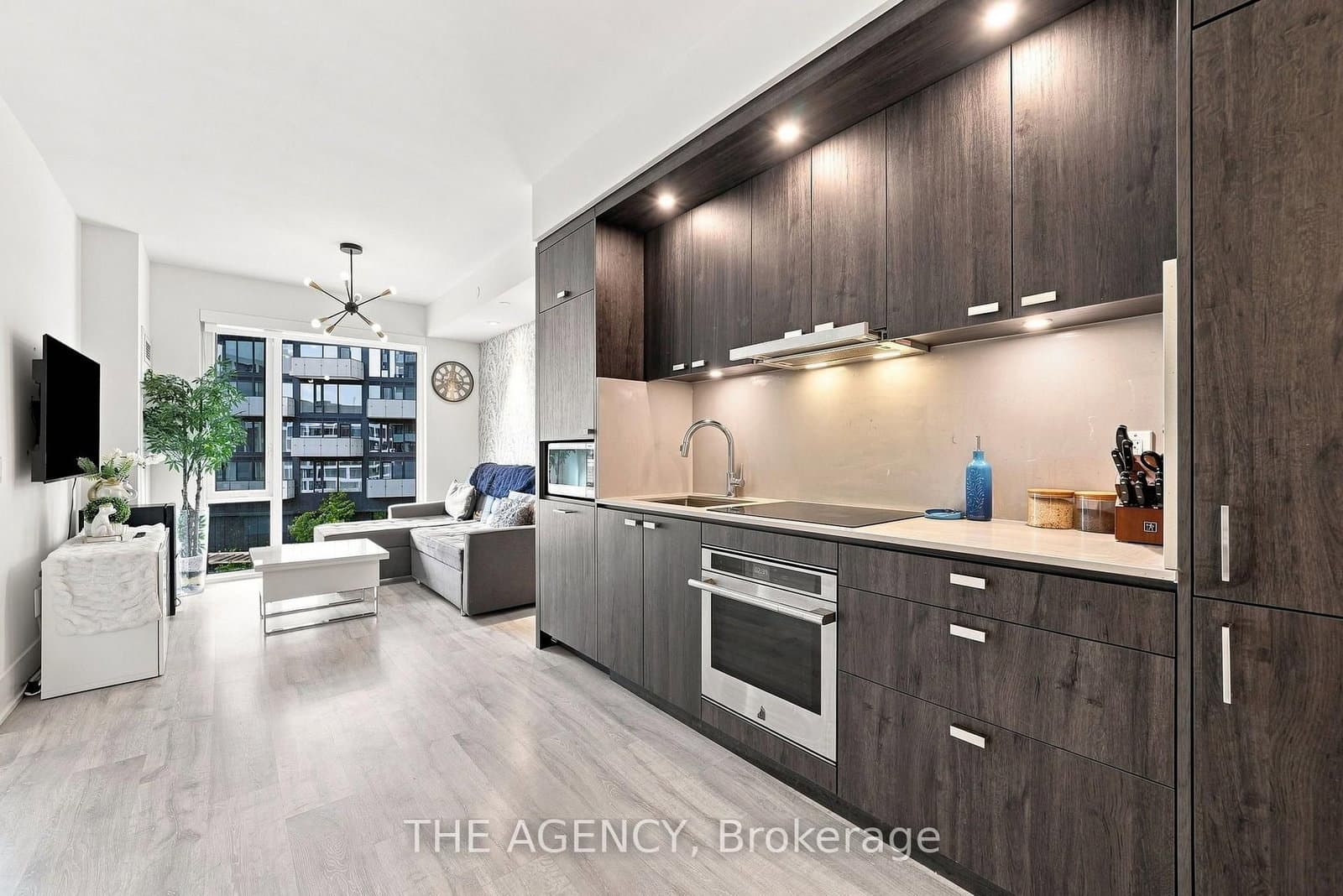470 Front Street, Unit 907 thumbnail 6