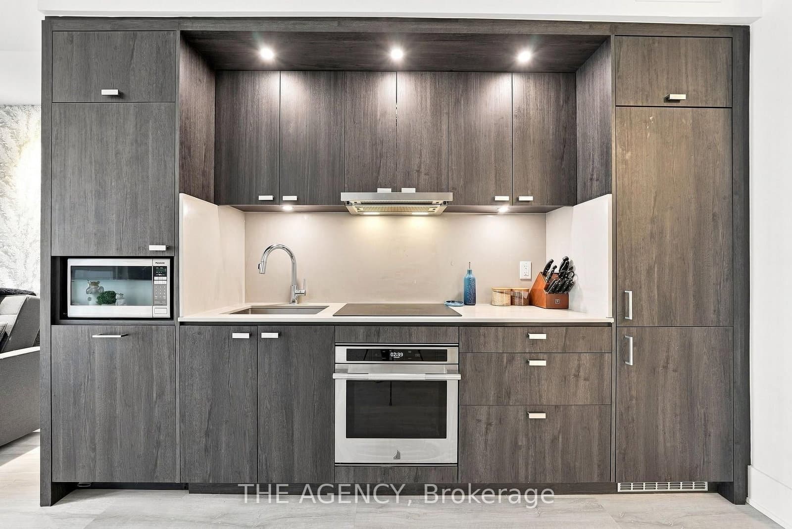 470 Front Street, Unit 907 thumbnail 8