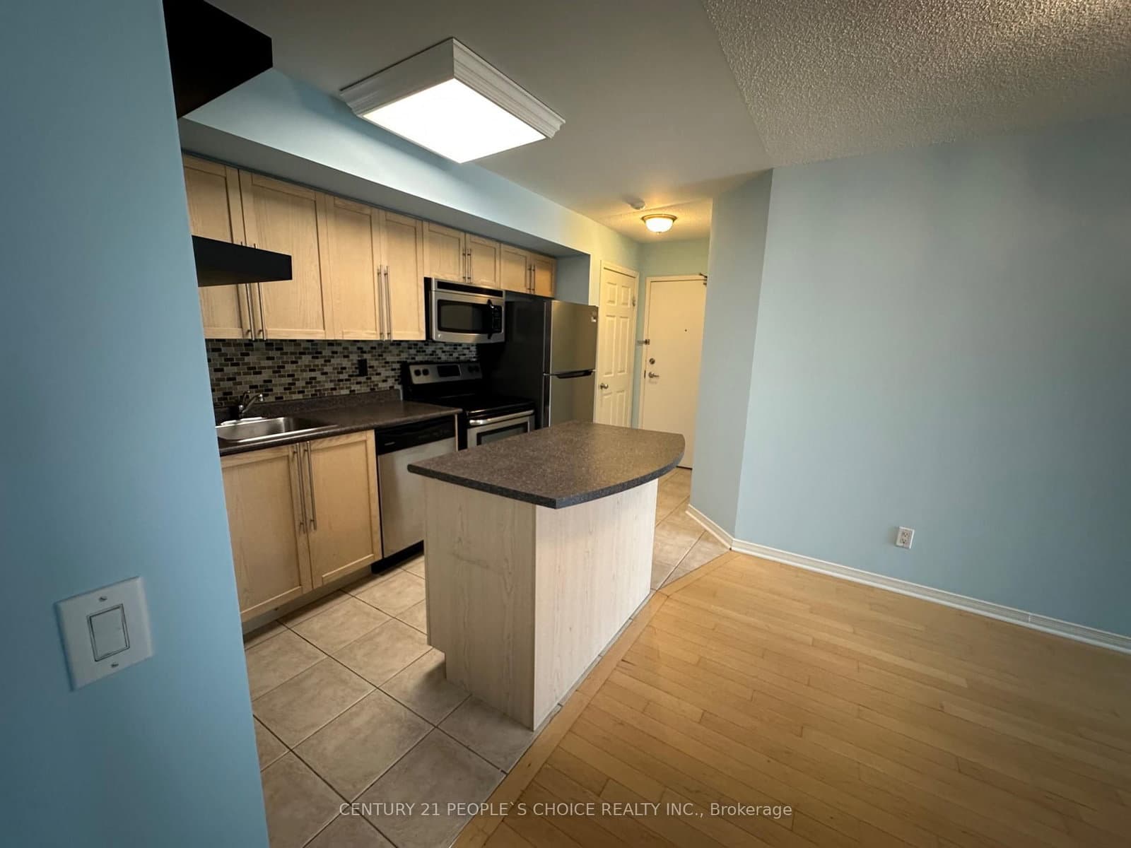 30 Harrison Garden Boulevard, Unit 1012 thumbnail 4