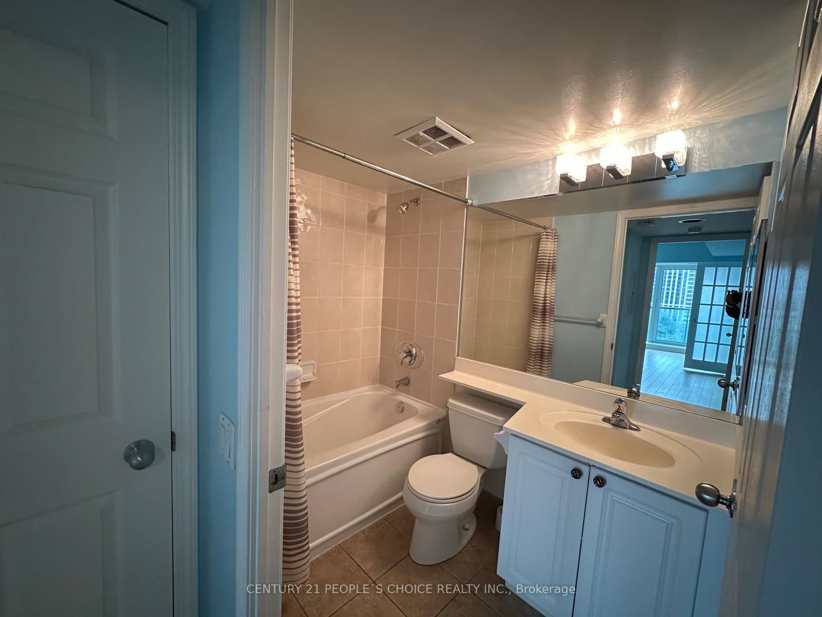 30 Harrison Garden Boulevard, Unit 1012 thumbnail 8