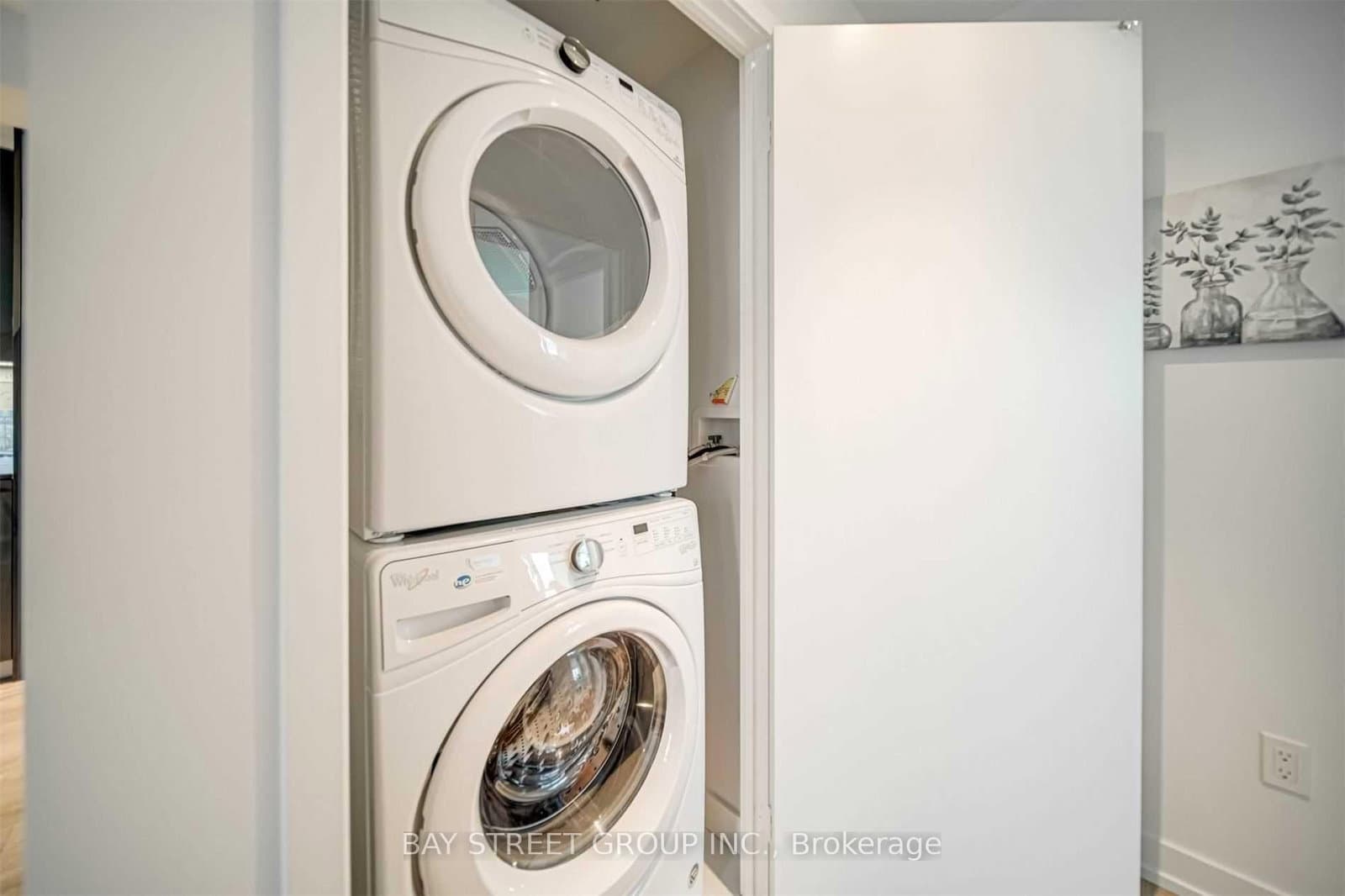 117 Mcmahon Drive, Unit 2503 thumbnail 23