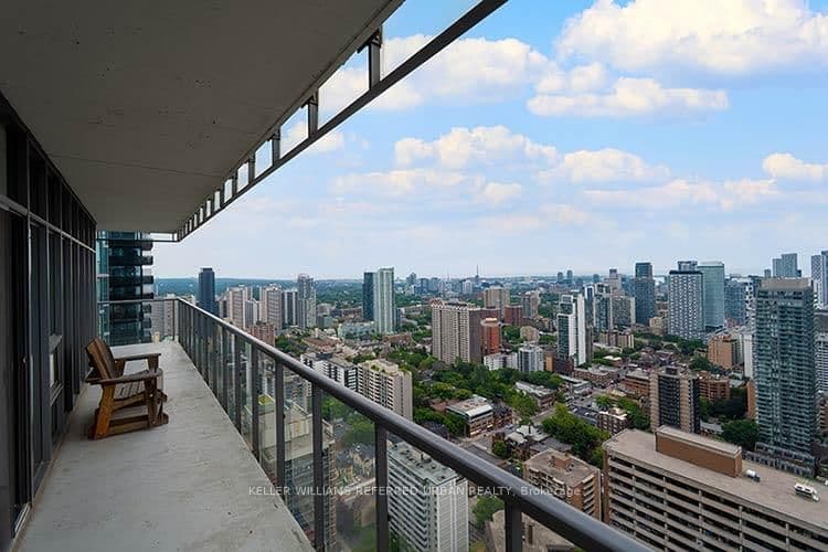 33 Charles Street E, Unit 3902 thumbnail 22