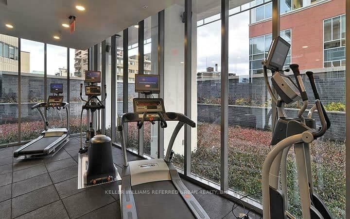 33 Charles Street E, Unit 3902 thumbnail 32