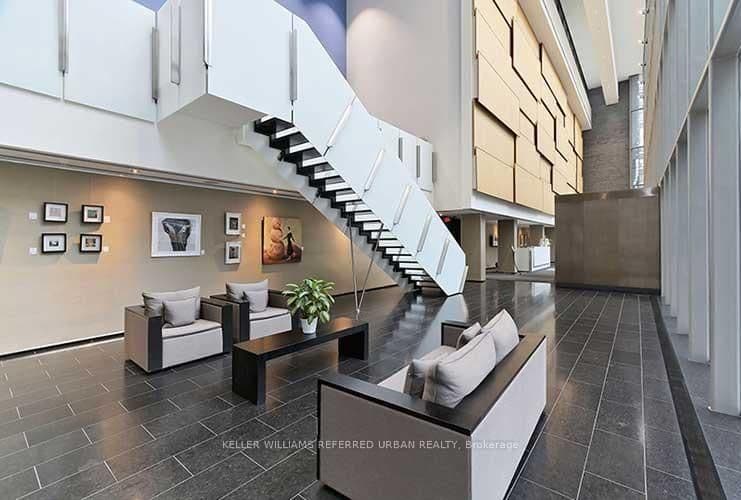 33 Charles Street E, Unit 3902 thumbnail 35
