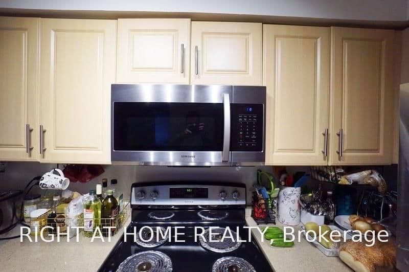 30 Harrison Garden Boulevard, Unit 207 thumbnail 3