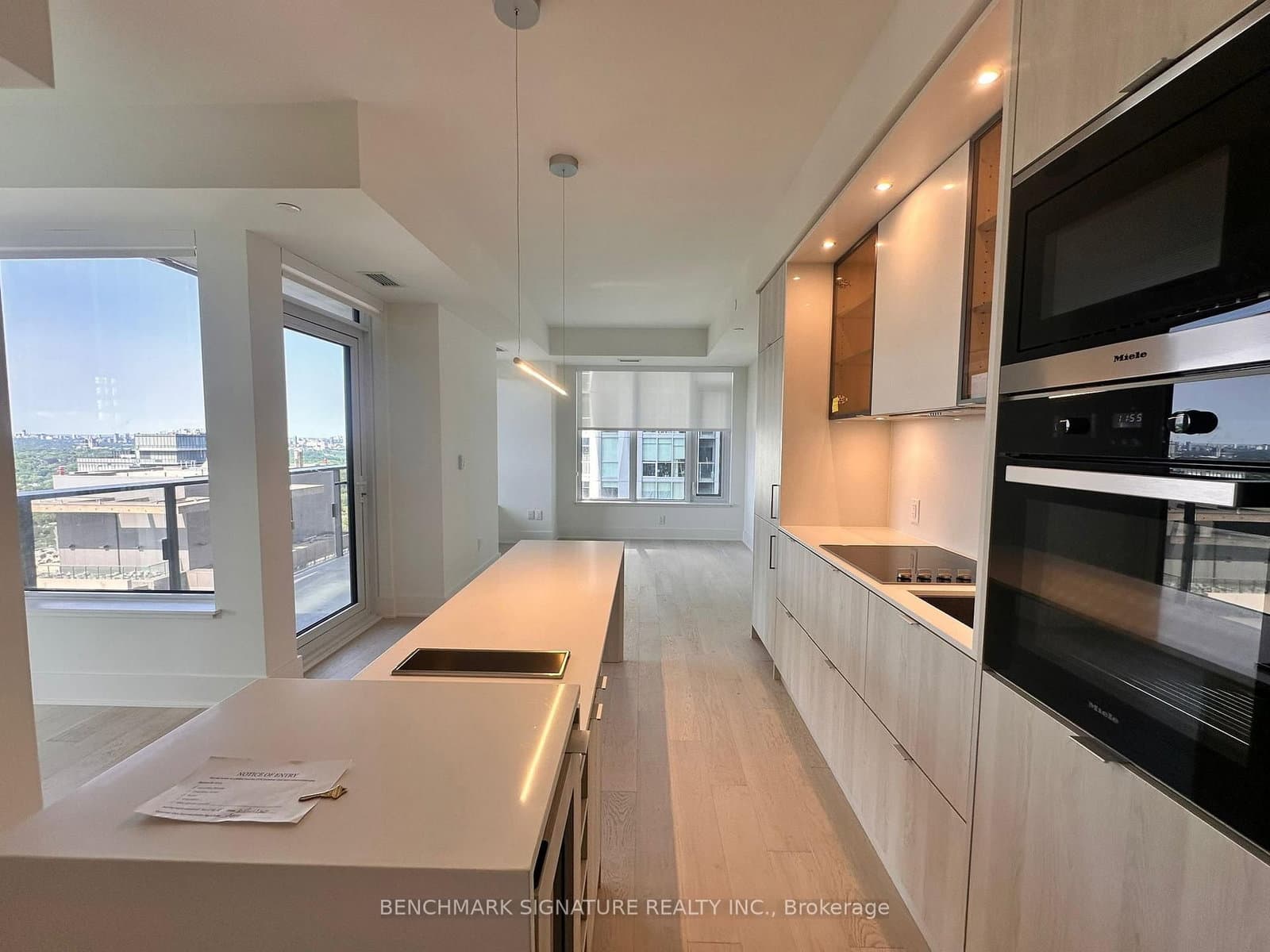 11 Yorkville Avenue, Unit 3604 thumbnail 2