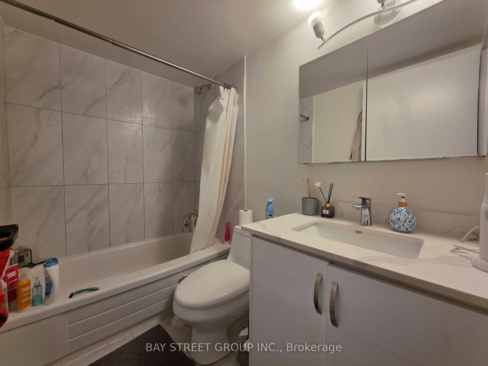 633 Bay Street, Unit 1202 thumbnail 14