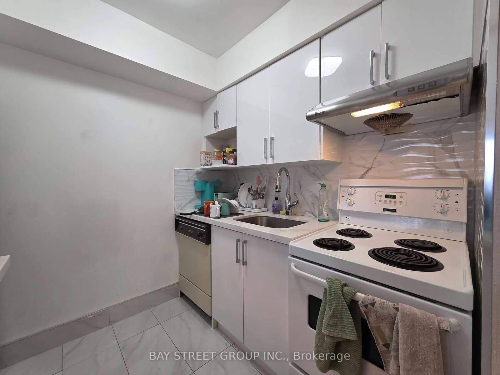 633 Bay Street, Unit 1202 thumbnail 8