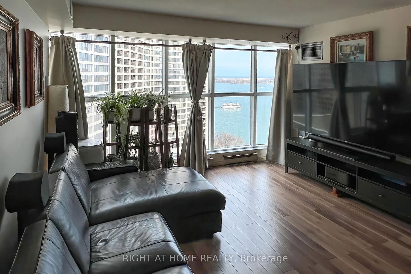 77 Harbour Square, Unit 2306 thumbnail 4