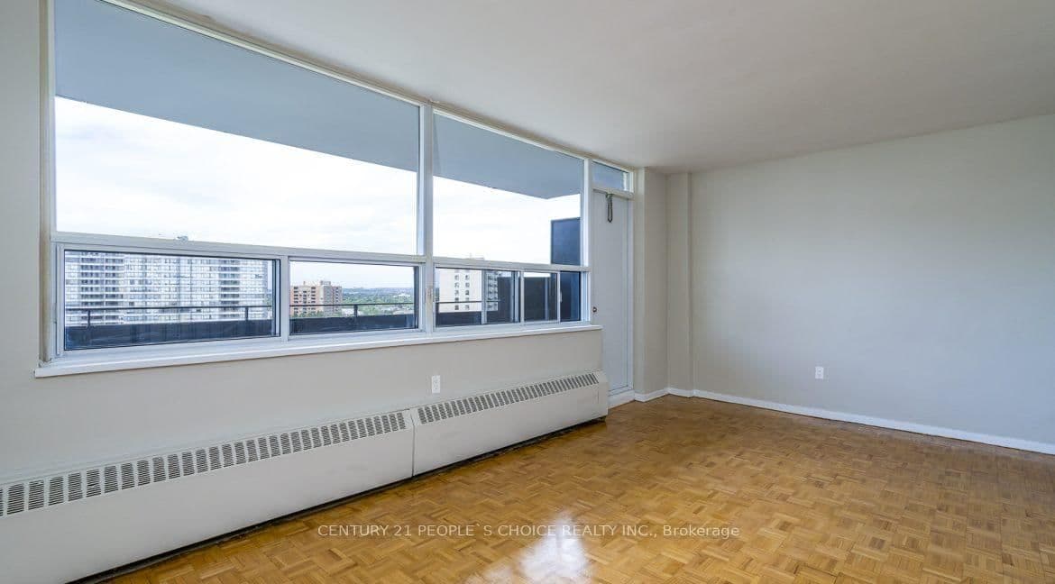 6161 Bathurst Street, Unit 705 thumbnail 3