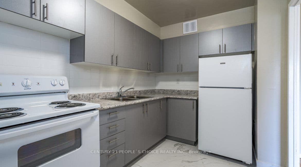 6161 Bathurst Street, Unit 705 thumbnail 4