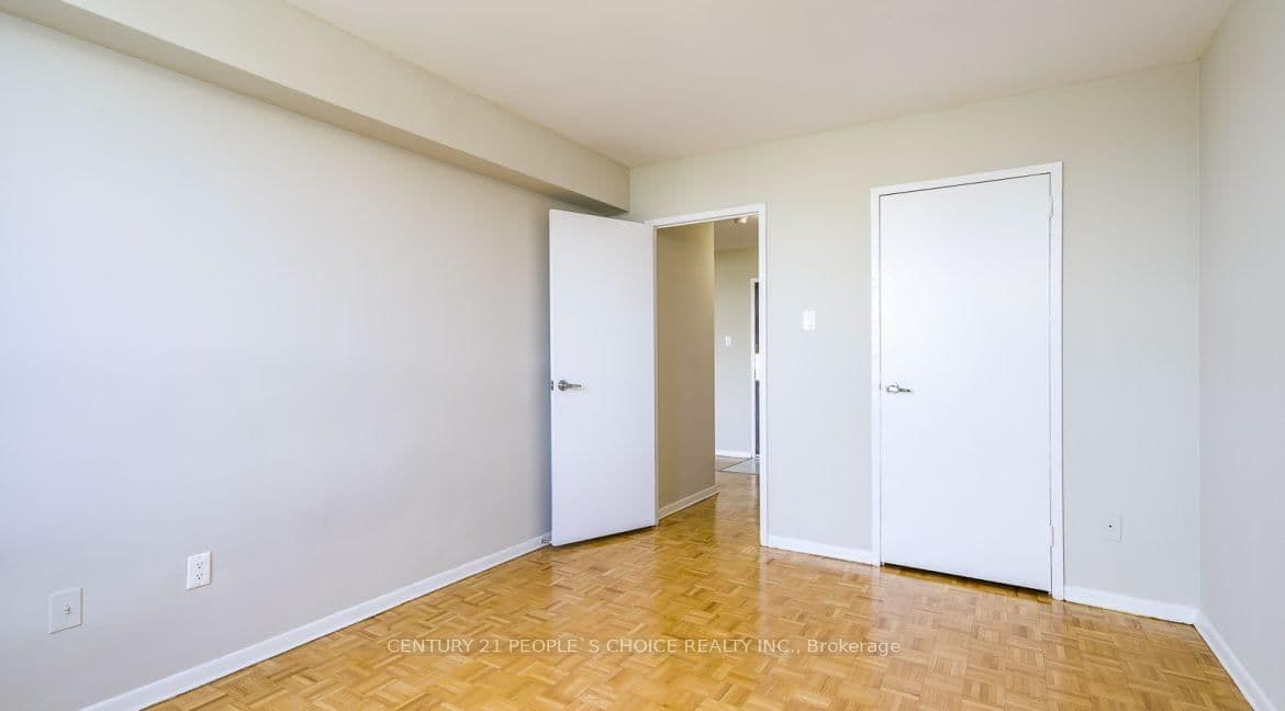 6161 Bathurst Street, Unit 705 thumbnail 6