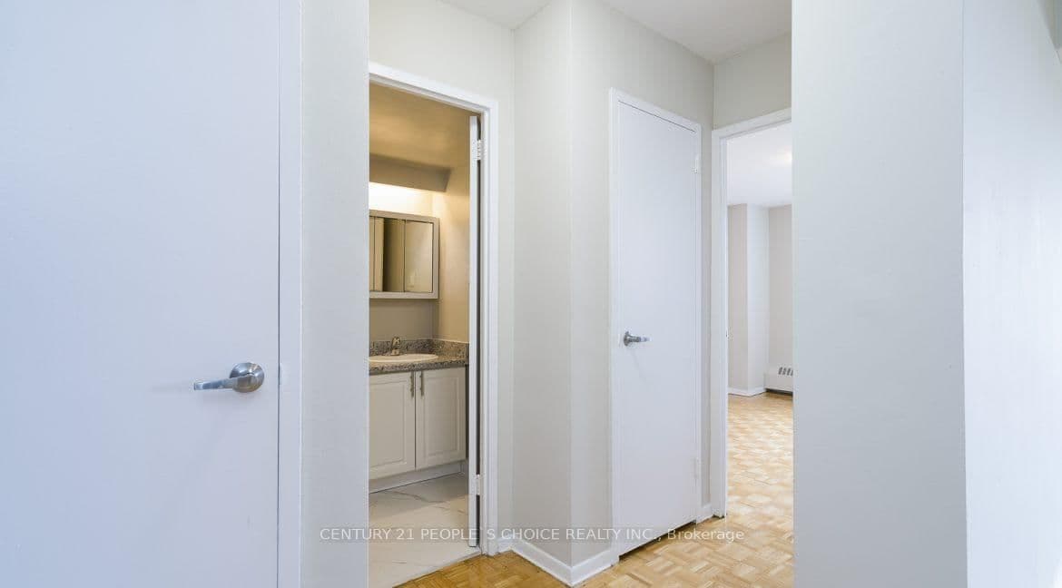 6161 Bathurst Street, Unit 705 thumbnail 7