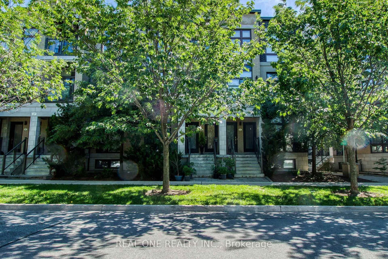 27 Eldora Avenue, Unit 63 thumbnail 5