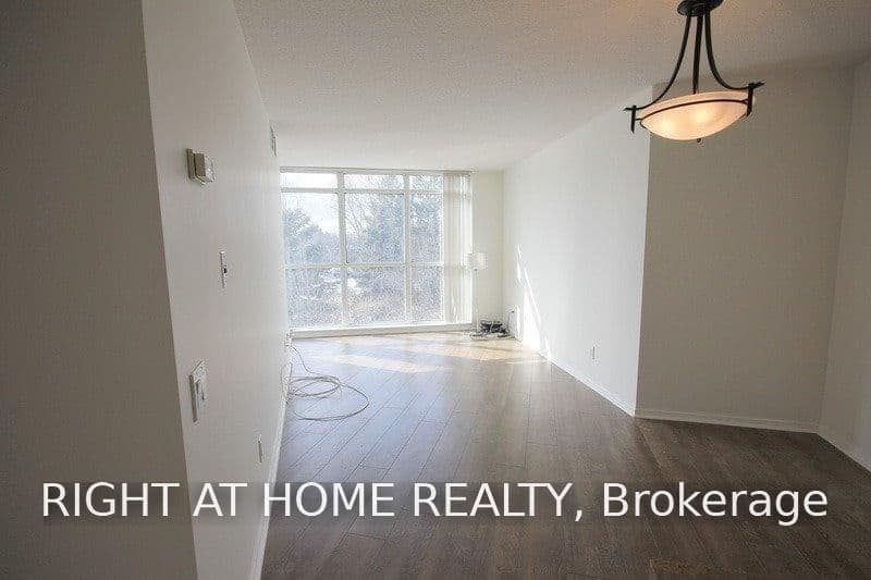 30 Harrison Garden Boulevard, Unit 207 thumbnail 5