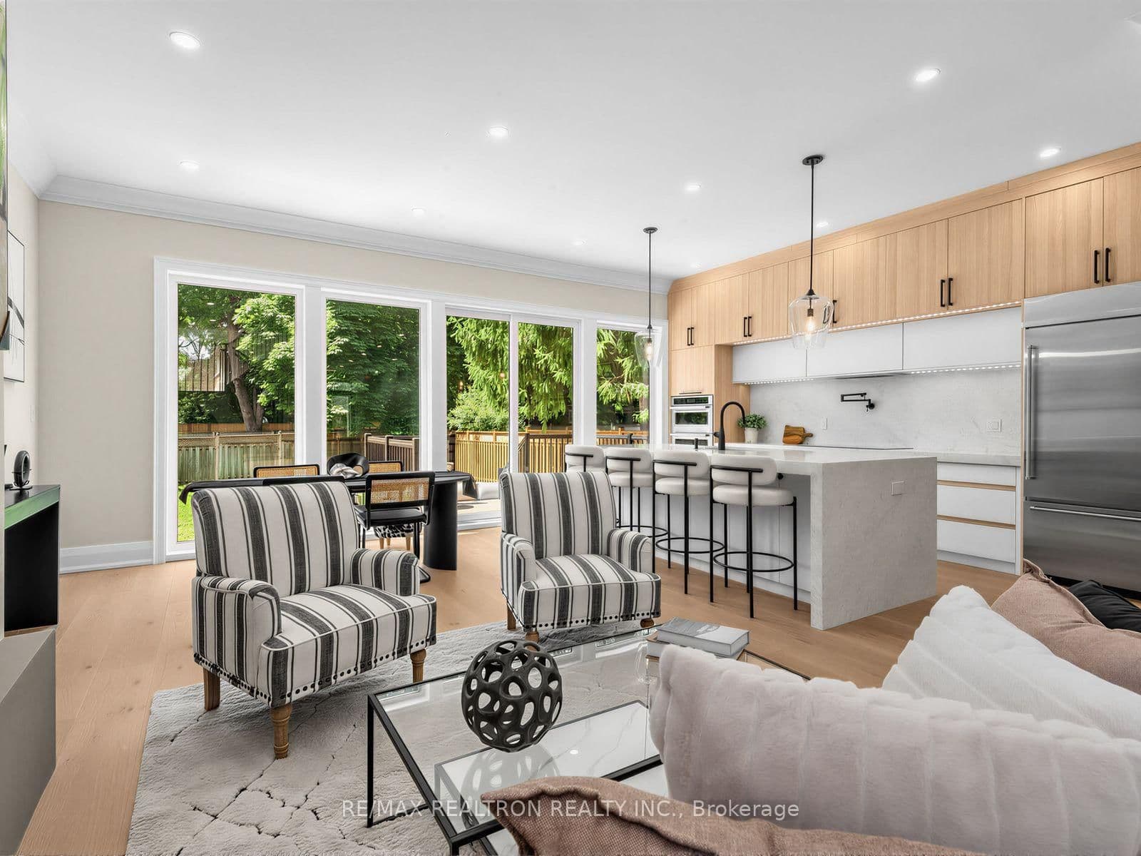 303 Ridley Boulevard thumbnail 5
