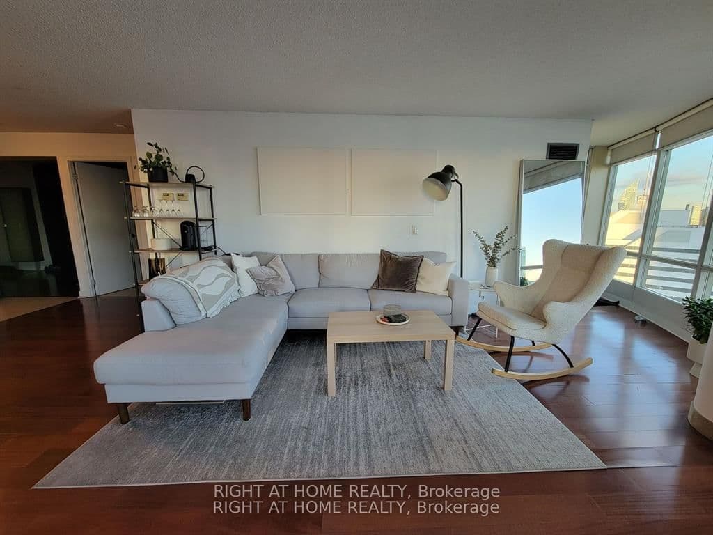 361 Front Street W, Unit 3205 thumbnail 3