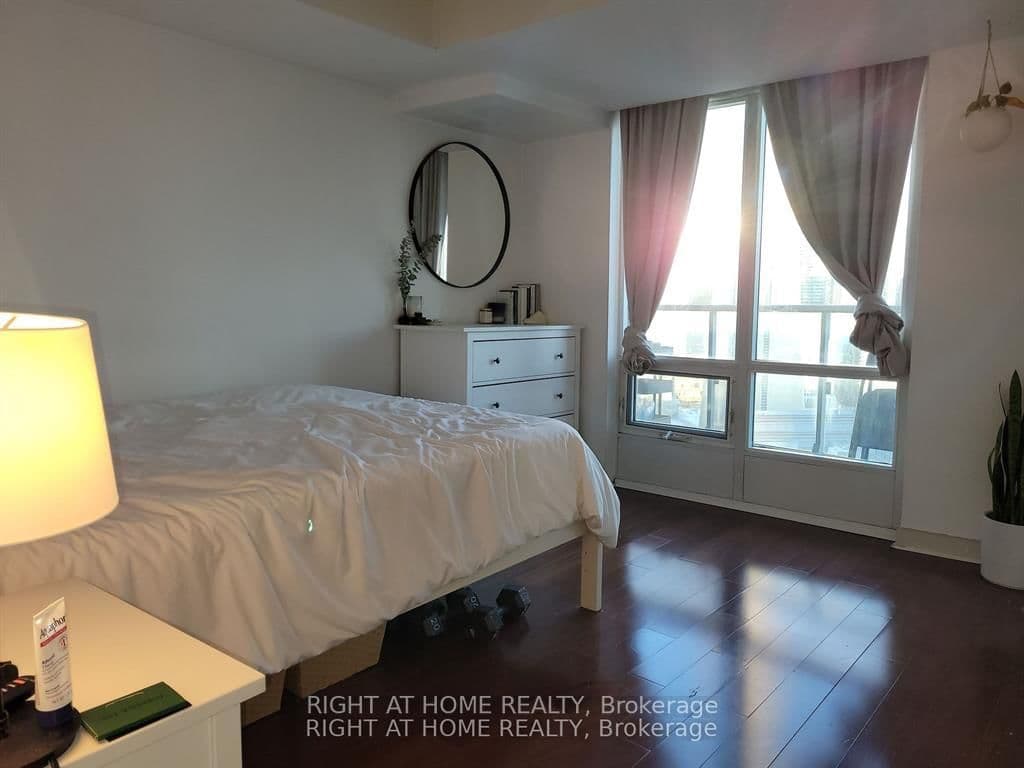 361 Front Street W, Unit 3205 thumbnail 7