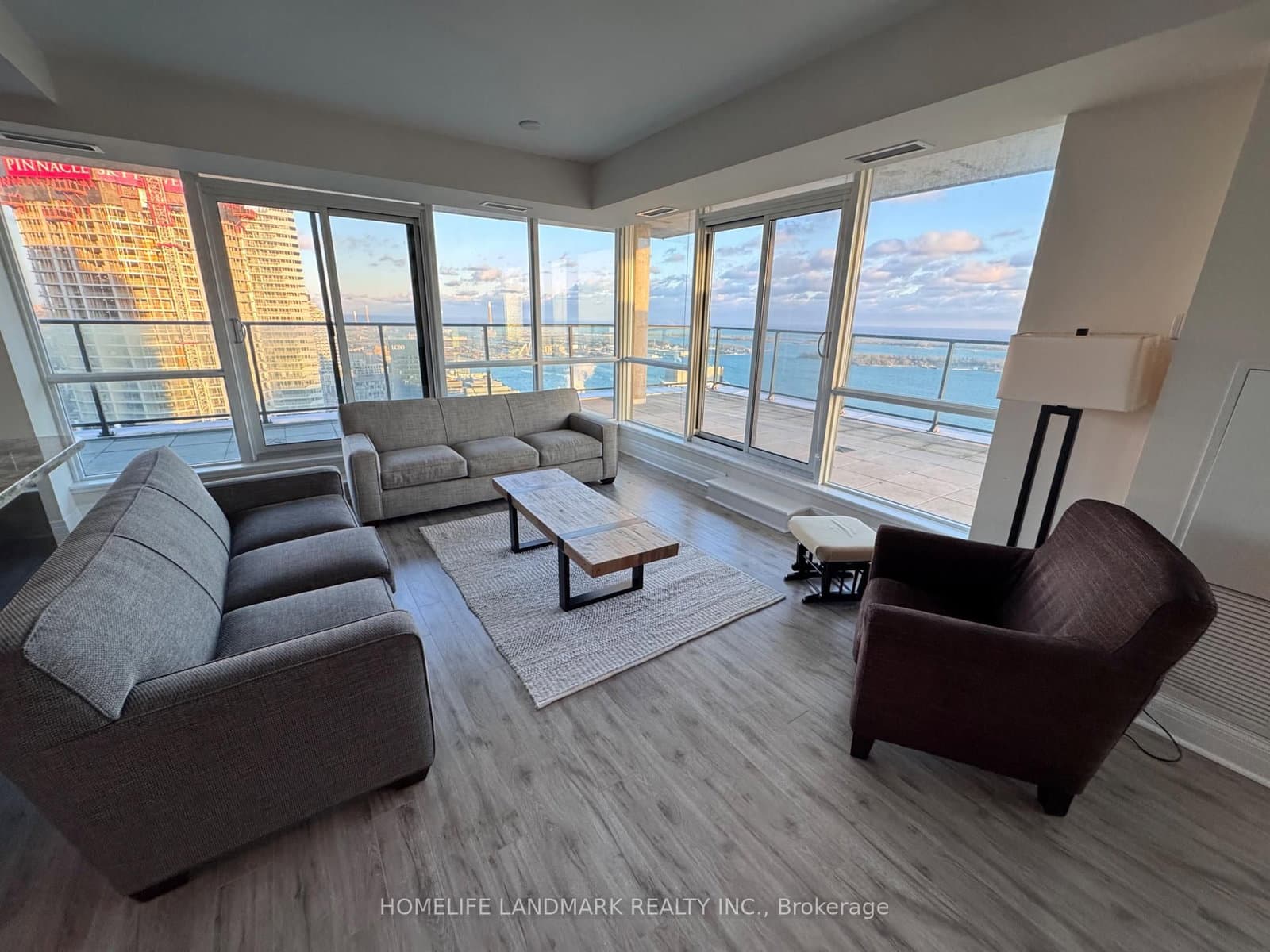 33 Bay Street, Unit 4805 thumbnail 2