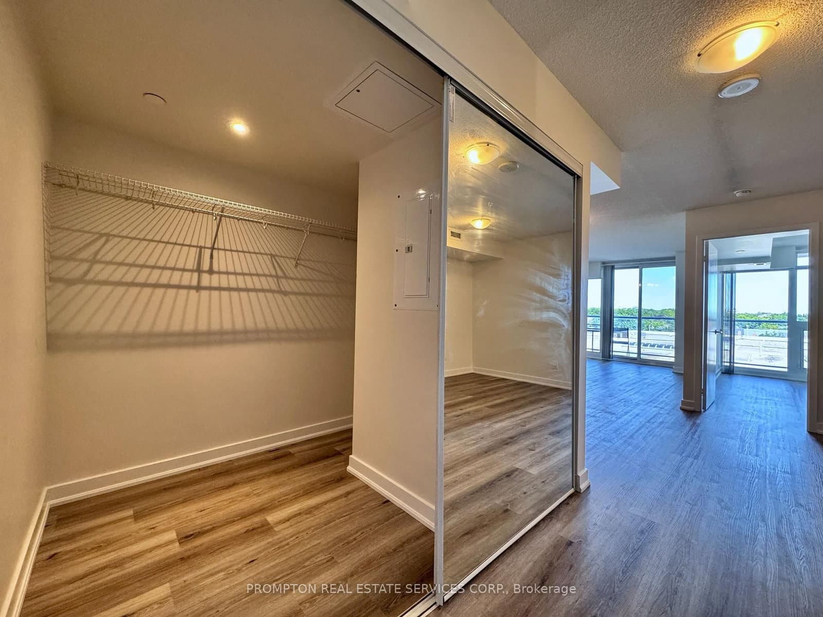 72 Esther Shiner Boulevard, Unit 612 thumbnail 9