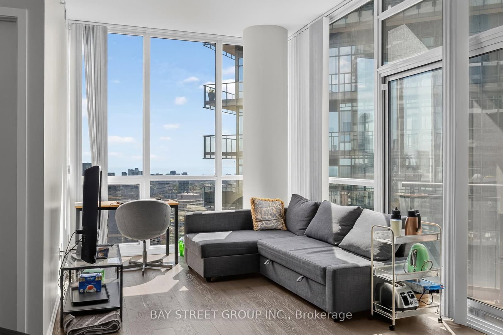 45 Charles Street E, Unit 5102 thumbnail 10