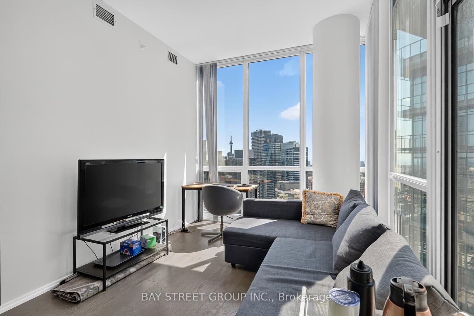 45 Charles Street E, Unit 5102 thumbnail 14