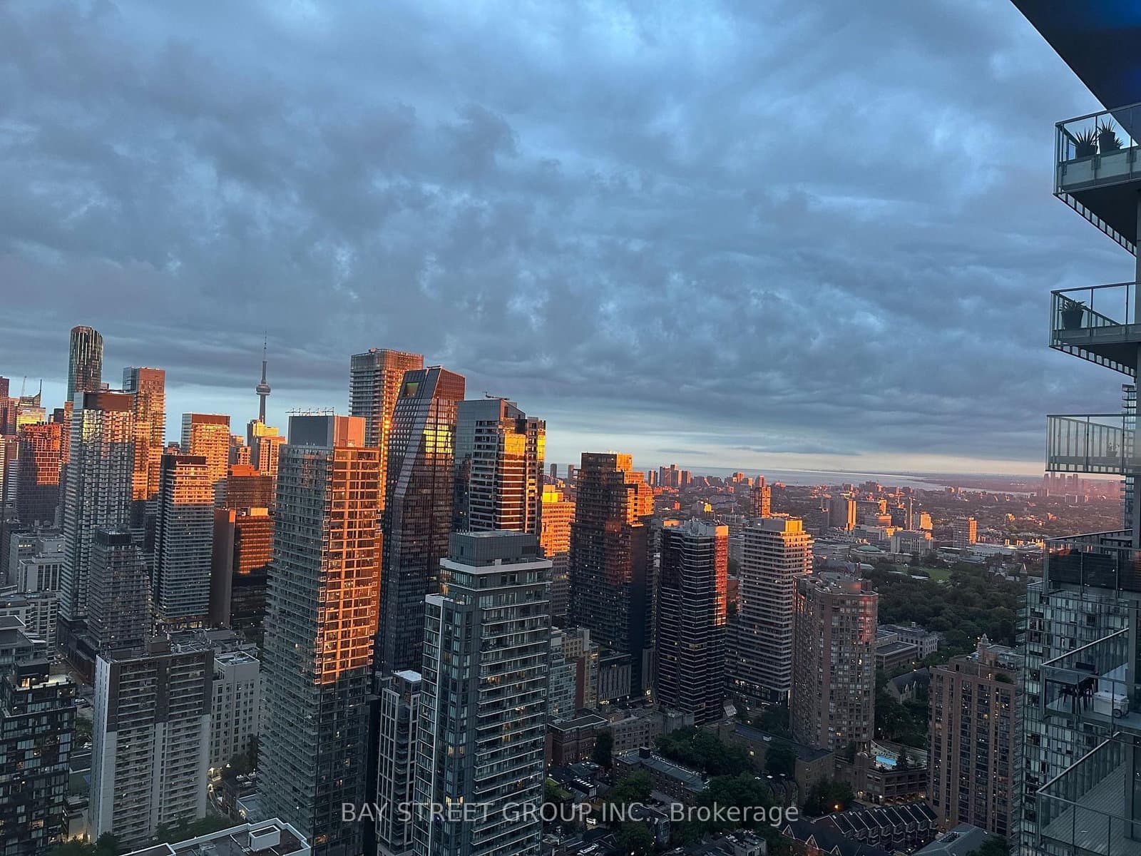 45 Charles Street E, Unit 5102 thumbnail 34