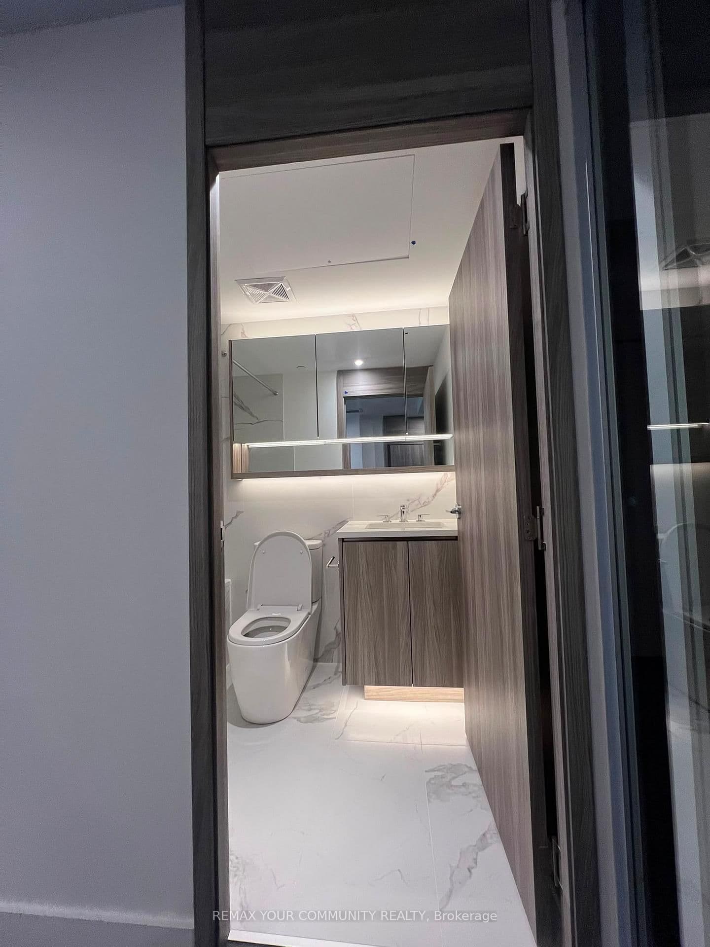 18 Esther Shiner Boulevard, Unit 652 thumbnail 16