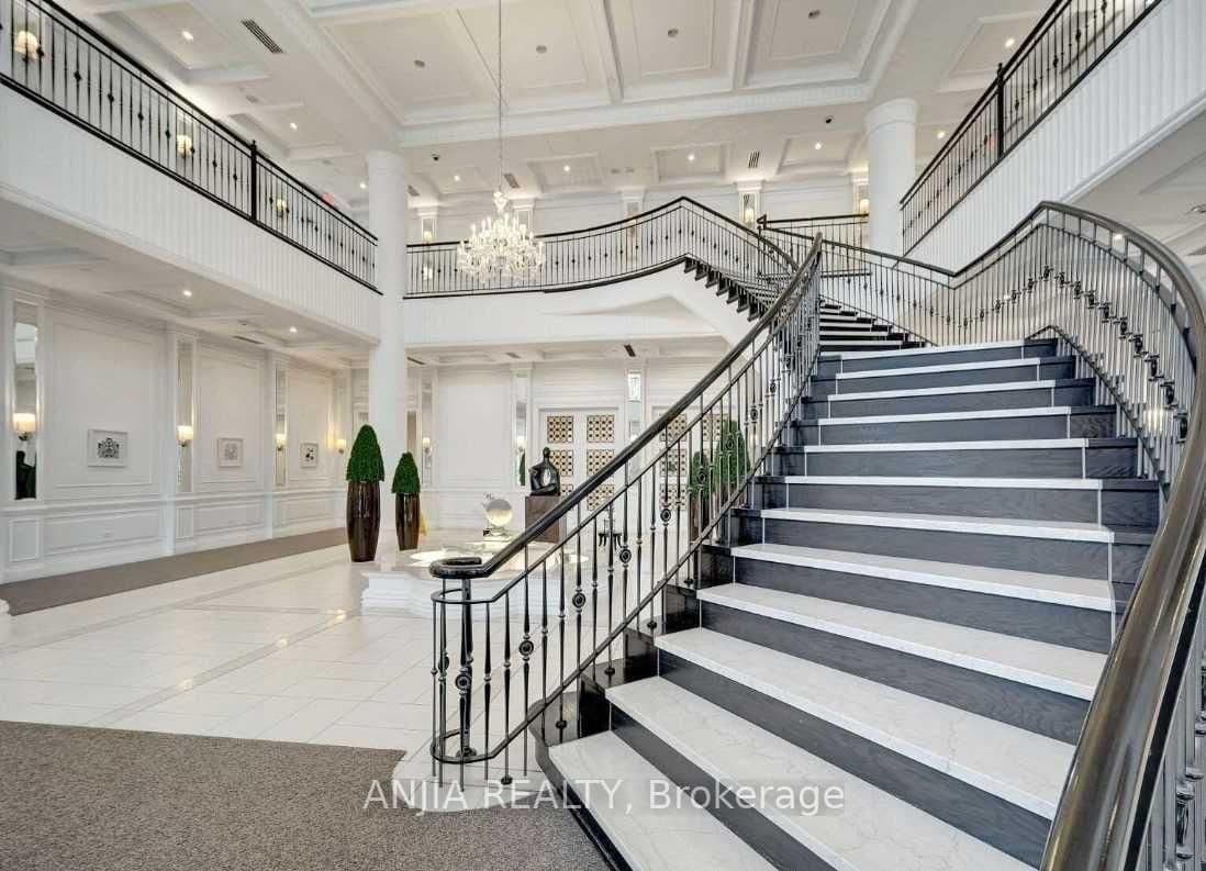 25 Greenview Avenue, Unit 1024 thumbnail 5