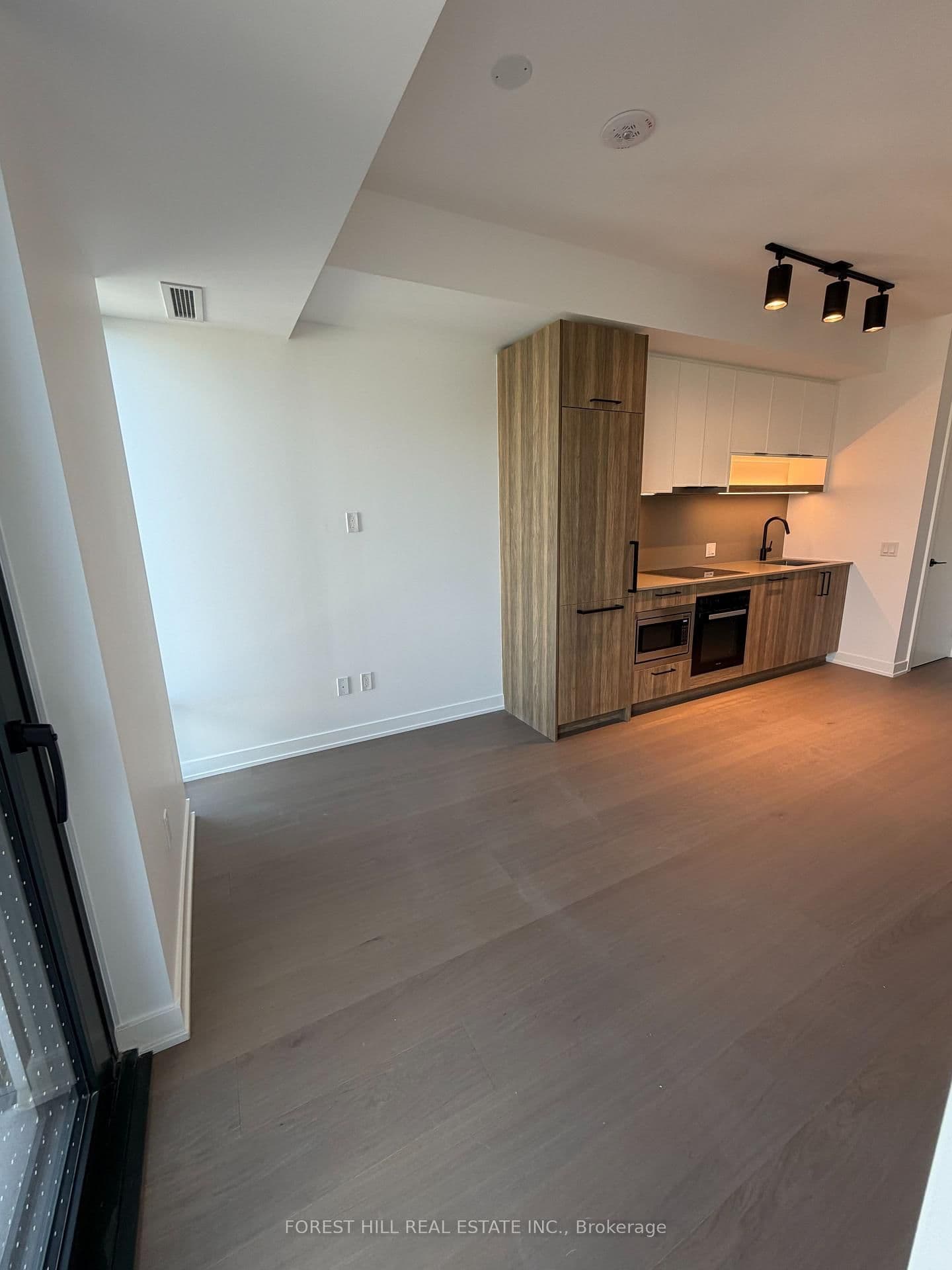 91 Montclair Avenue, Unit 710 thumbnail 4