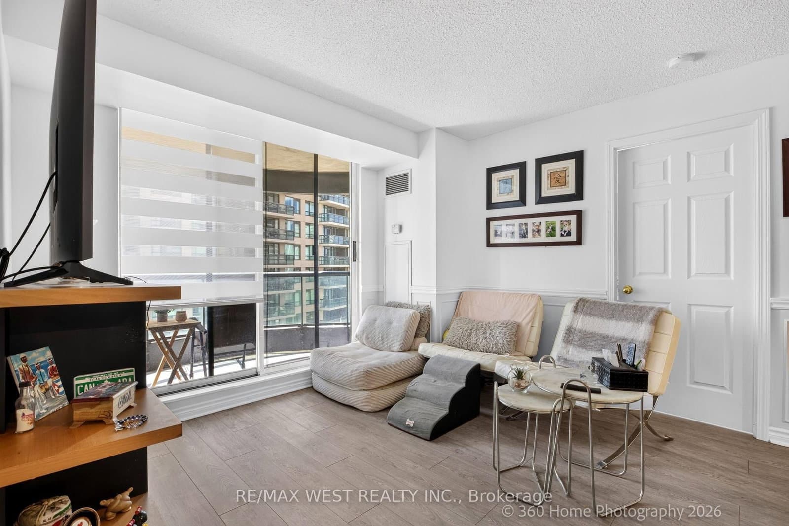 7 Lorraine Drive, Unit 706 thumbnail 15