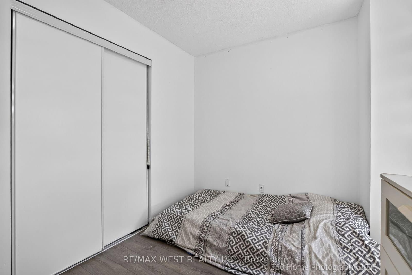 7 Lorraine Drive, Unit 706 thumbnail 22