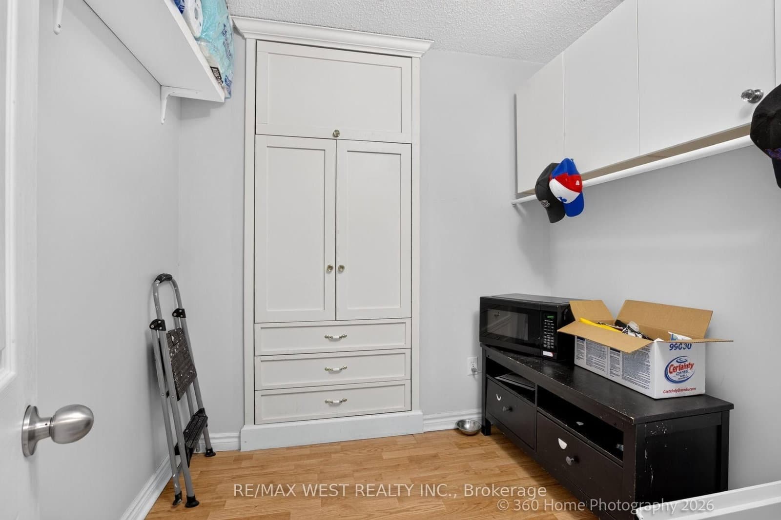 7 Lorraine Drive, Unit 706 thumbnail 23