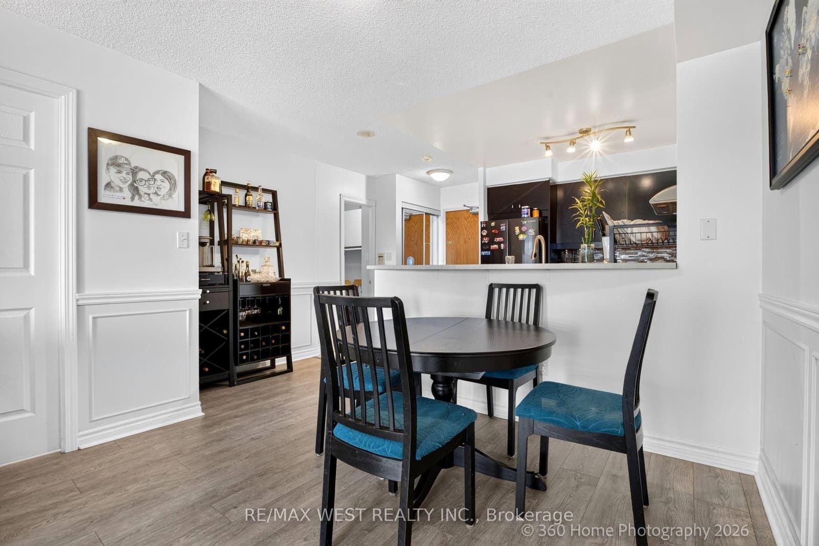 7 Lorraine Drive, Unit 706 thumbnail 9