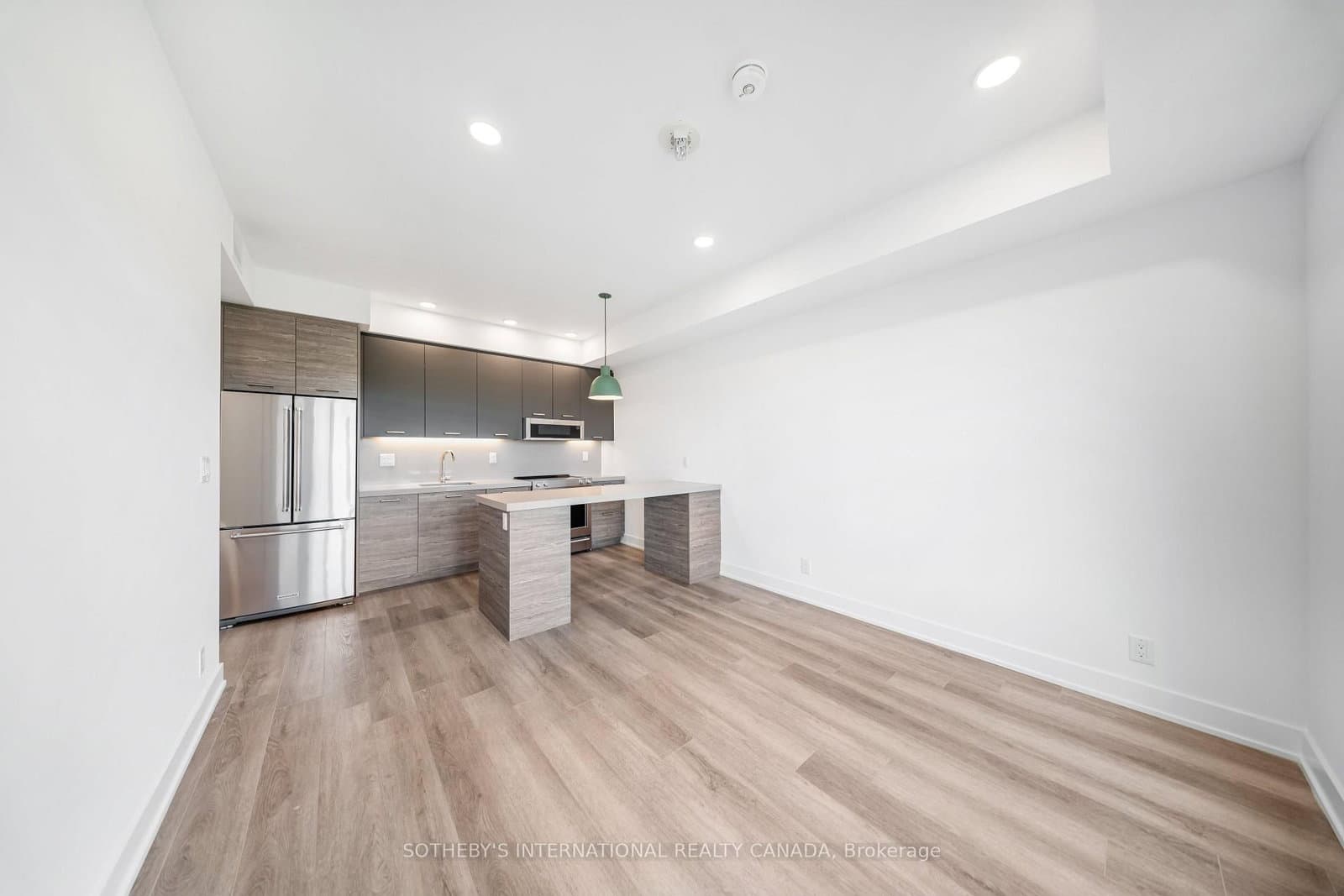 484 Spadina Avenue, Unit 709 thumbnail 4