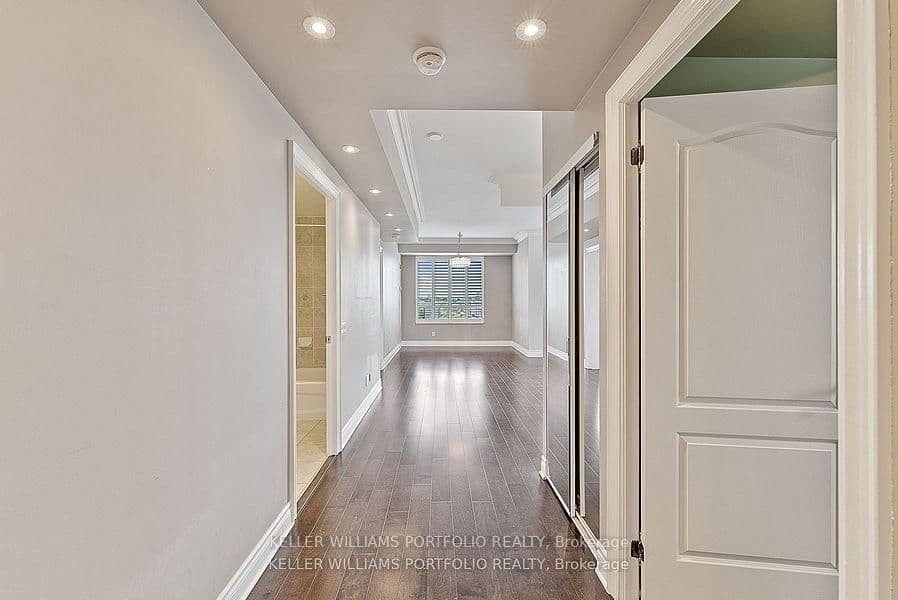 2 Clairtrell Road, Unit 1210 thumbnail 4