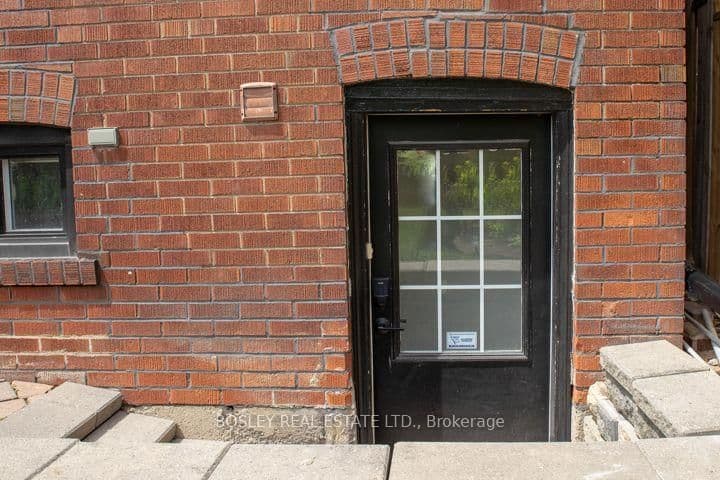 15 Manor Road E, Unit Basement - Image 1