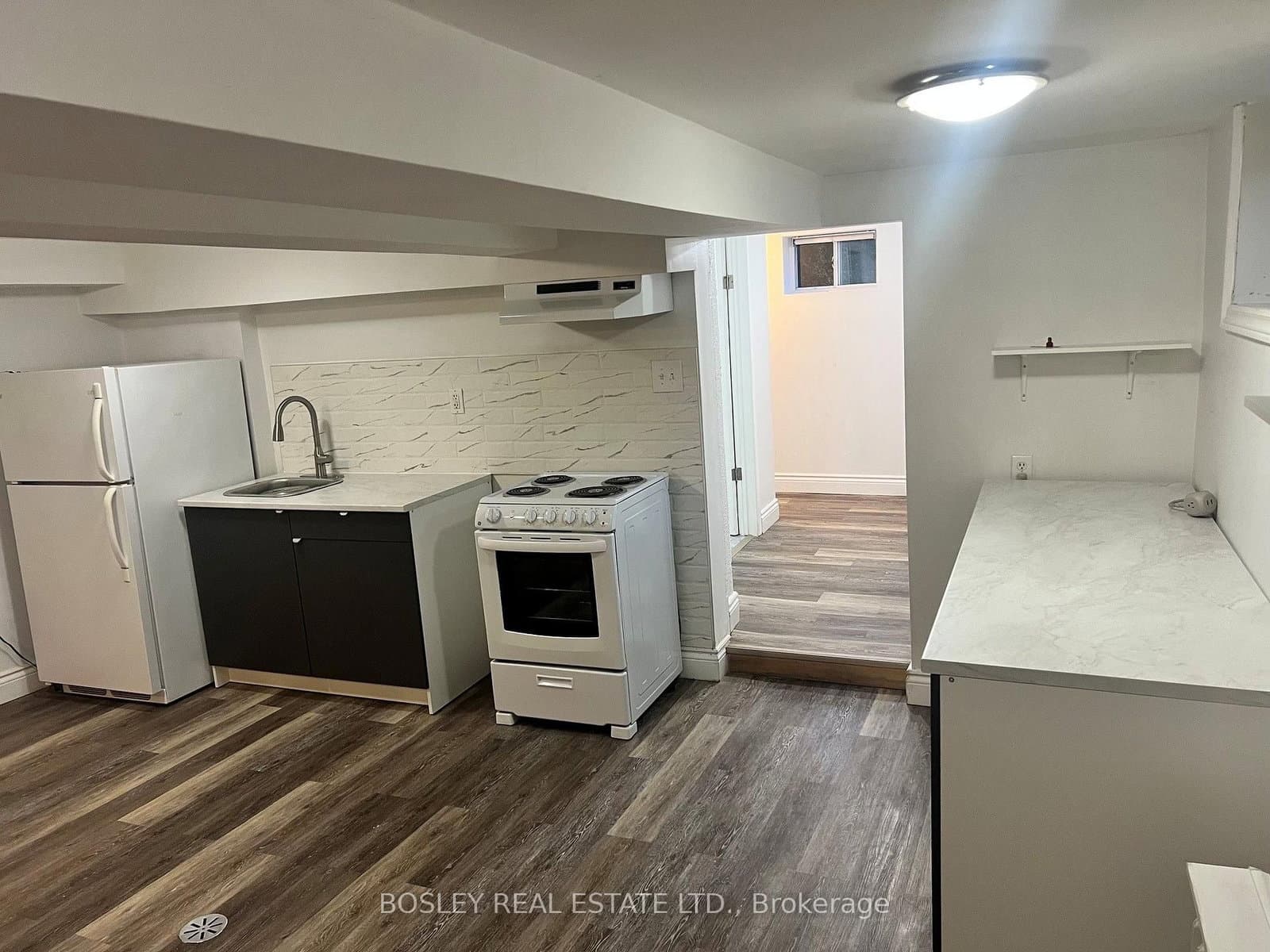 15 Manor Road E, Unit Basement thumbnail 5