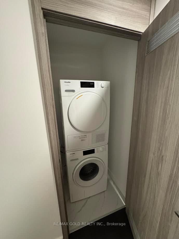 68 Esther Shiner Boulevard, Unit 1205 thumbnail 13