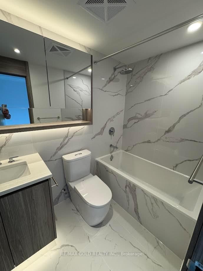 68 Esther Shiner Boulevard, Unit 1205 thumbnail 6